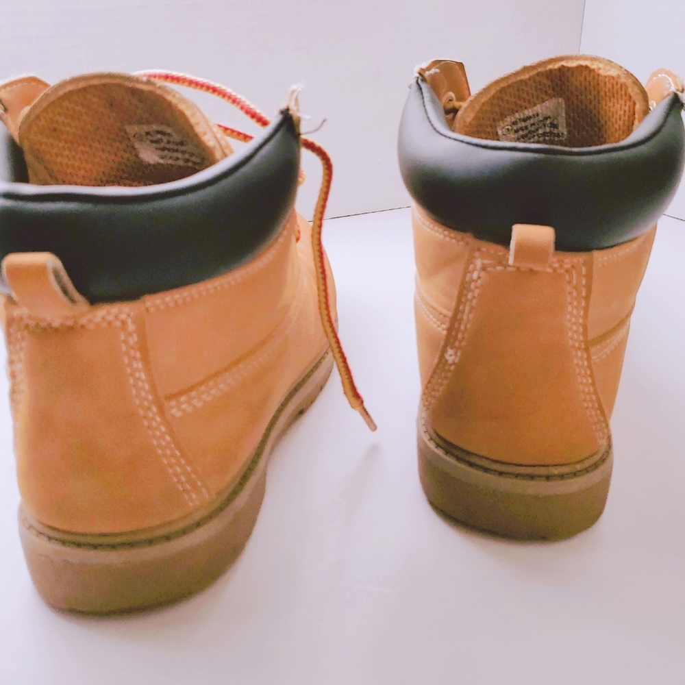 Boots - Picture 2 of 6